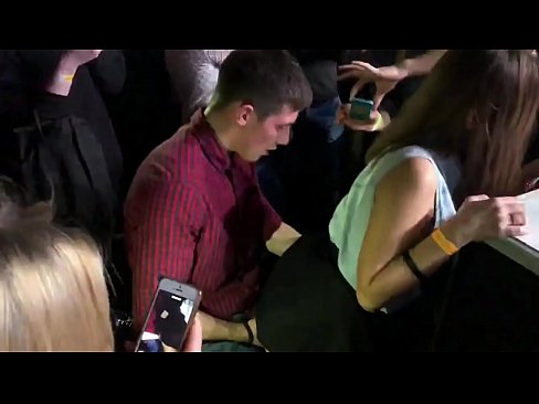 ❤️ Quan hệ tình dục thực sự trong một hộp đêm ở Nga. 18 tuổi cô gái Nga trong hậu môn và âm đạo bị đụ trong hộp đêm ❤️❌  Video sex  ở% vi.tube-sexer.ru%  ﹏